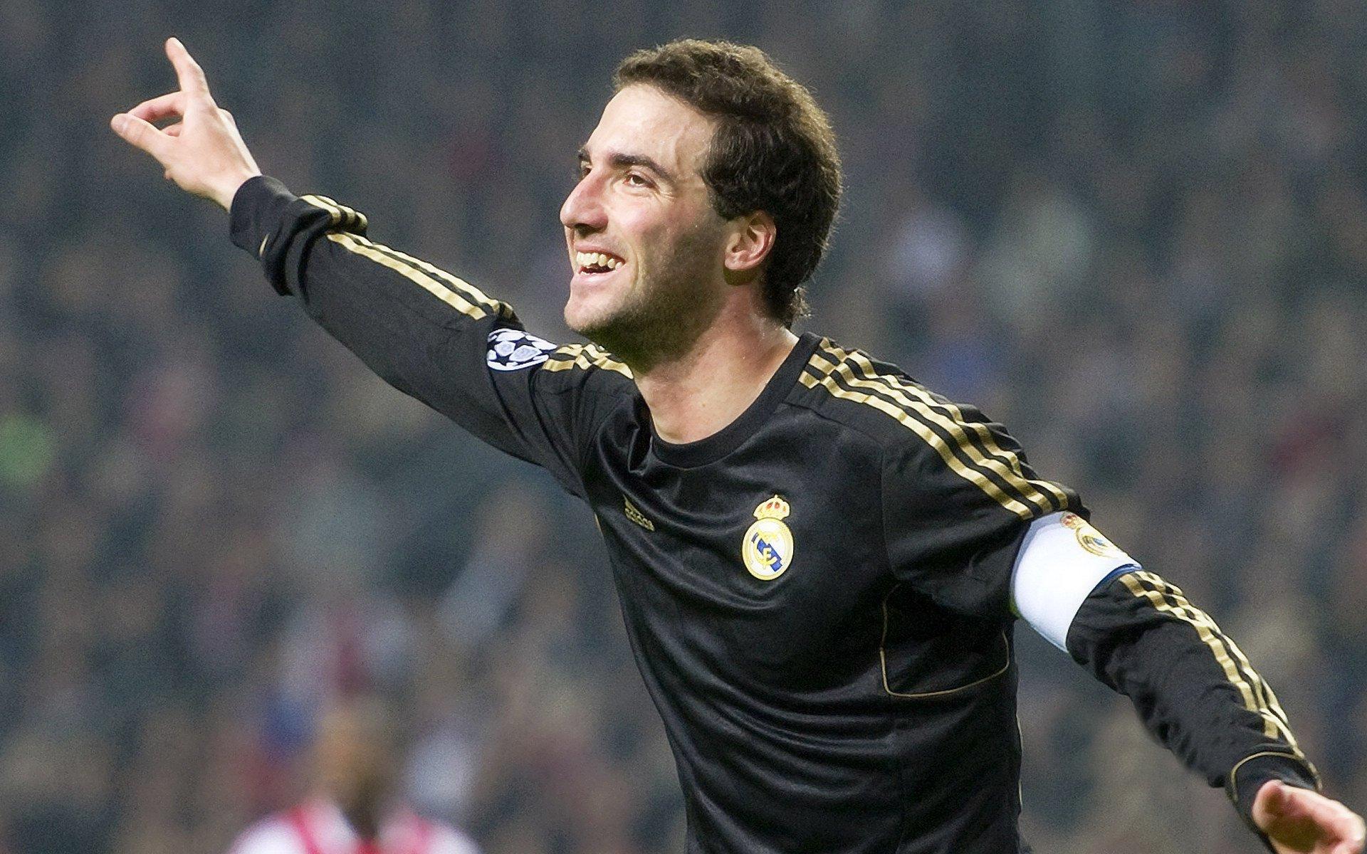 库里狂飙9记三分轰下42分 勇士力克强敌延续连胜势头